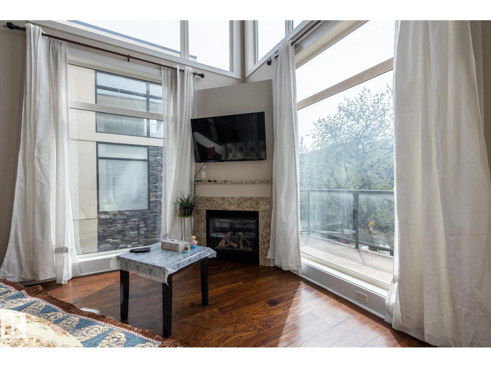 #37 11518 76 Av Nw, Edmonton, Alberta  T6G 0K7 - Photo 2 - E4463662