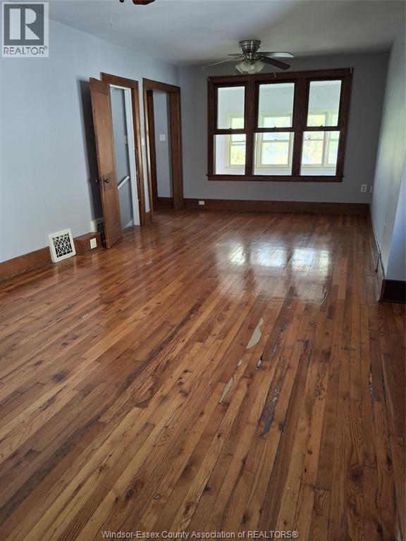 368 Hall, Windsor, Ontario  N9A 2L6 - Photo 5 - 25027398