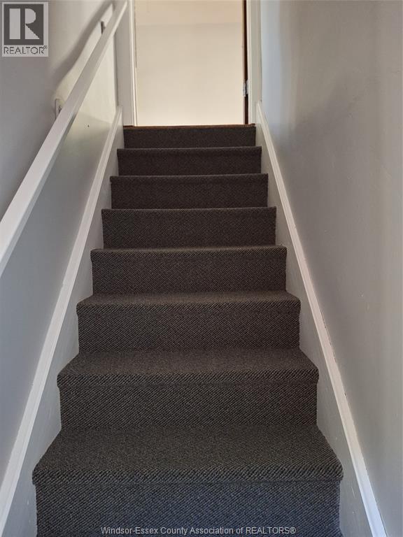 368 Hall, Windsor, Ontario  N9A 2L6 - Photo 3 - 25027398