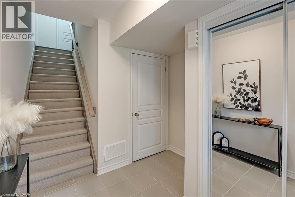 8 Hiscott Drive, Waterdown, Ontario  L8B 0A2 - Photo 20 - 40778372