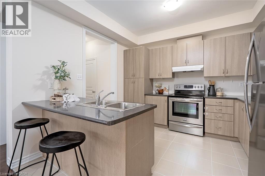 8 Hiscott Drive, Waterdown, Ontario  L8B 0A2 - Photo 10 - 40778372