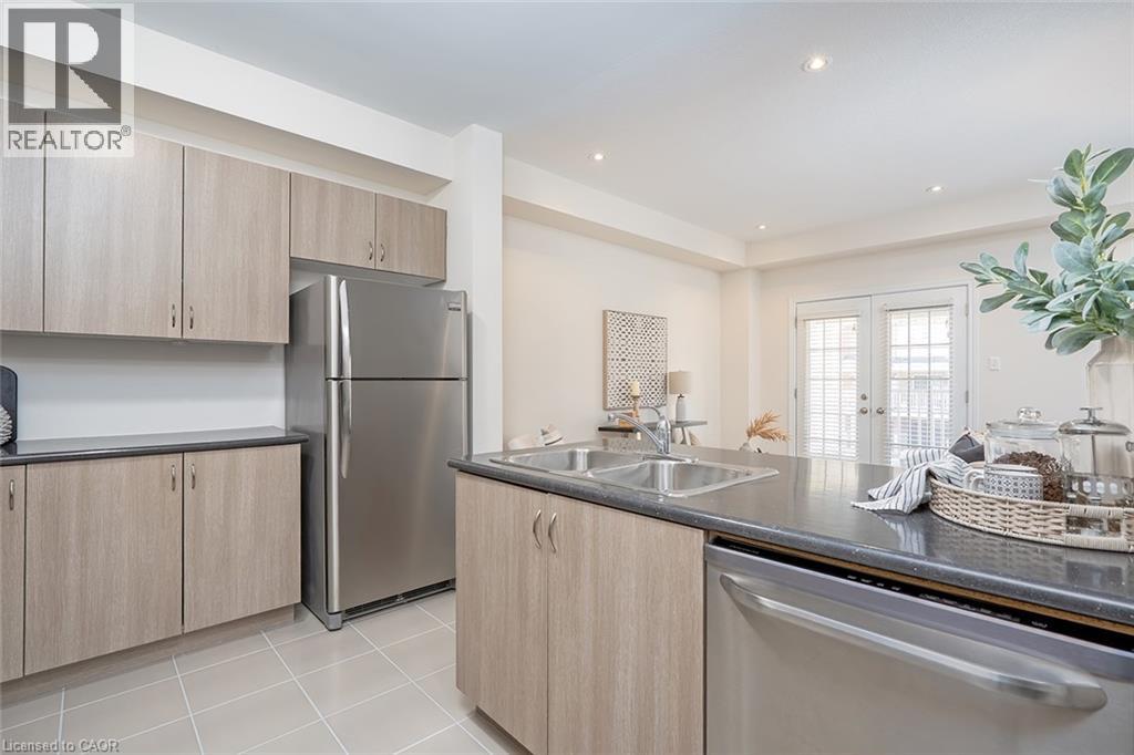 8 Hiscott Drive, Waterdown, Ontario  L8B 0A2 - Photo 13 - 40778372