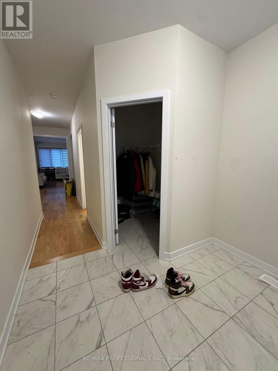 16 Stern Drive, Welland, Ontario  L3B 0M3 - Photo 18 - X12486152