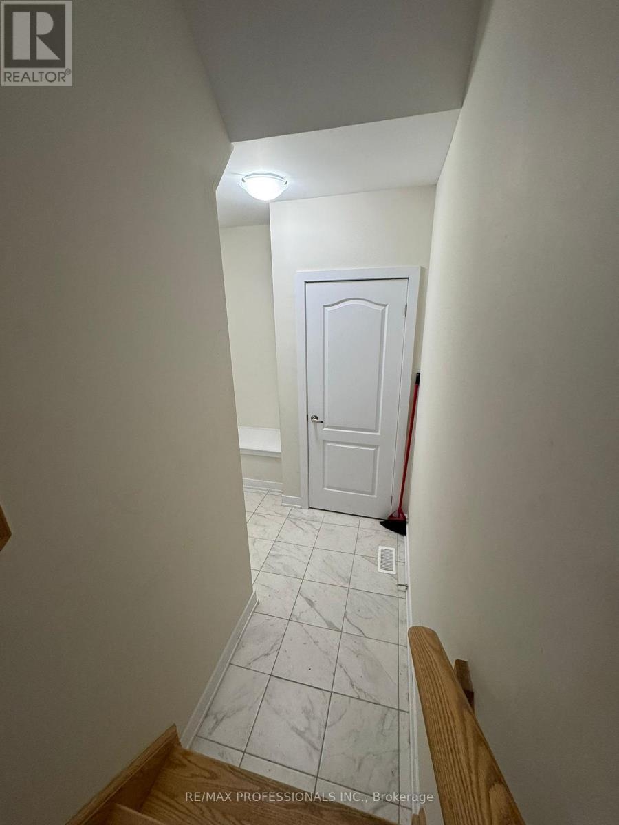 16 Stern Drive, Welland, Ontario  L3B 0M3 - Photo 21 - X12486152