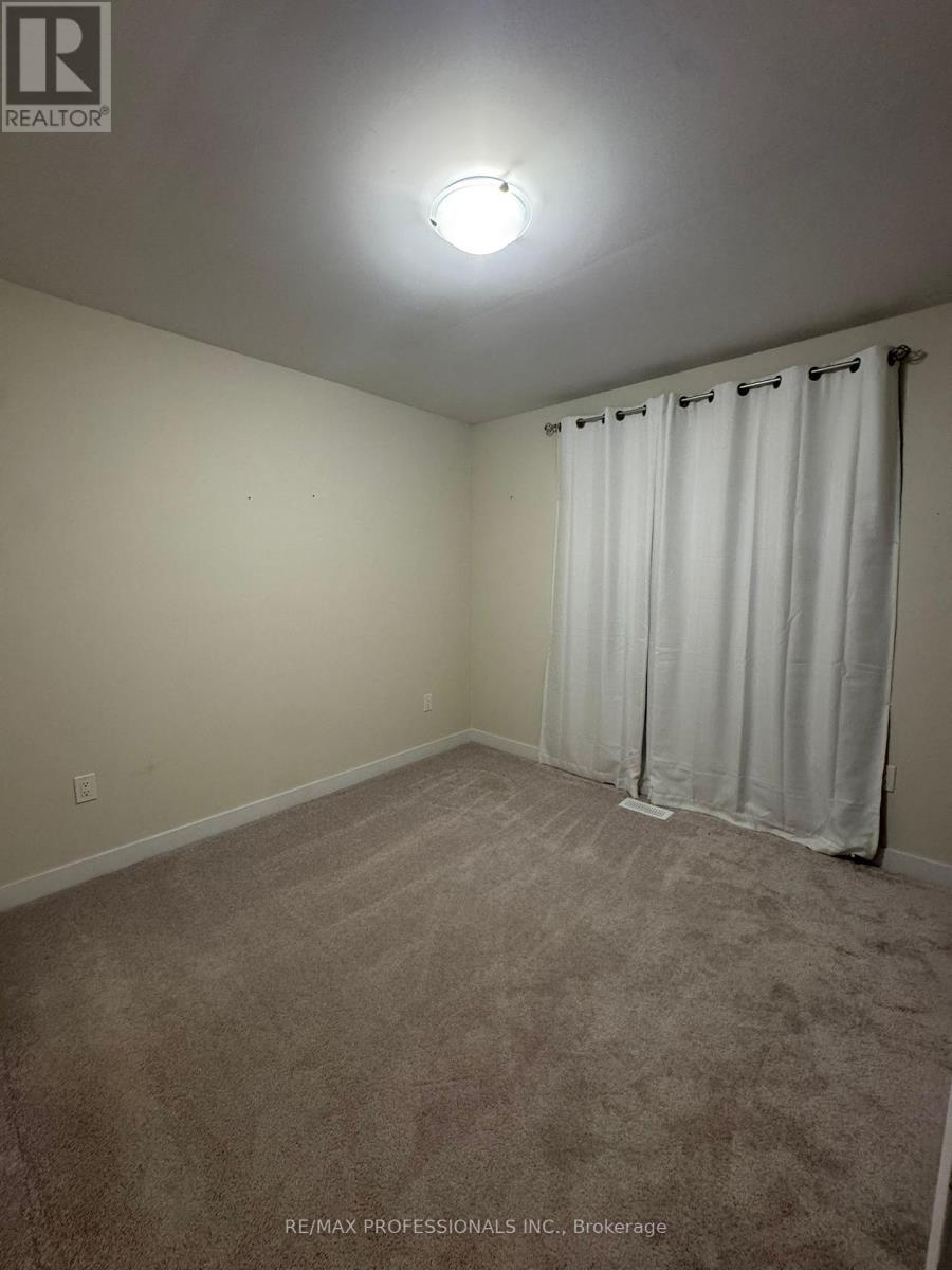 16 Stern Drive, Welland, Ontario  L3B 0M3 - Photo 30 - X12486152