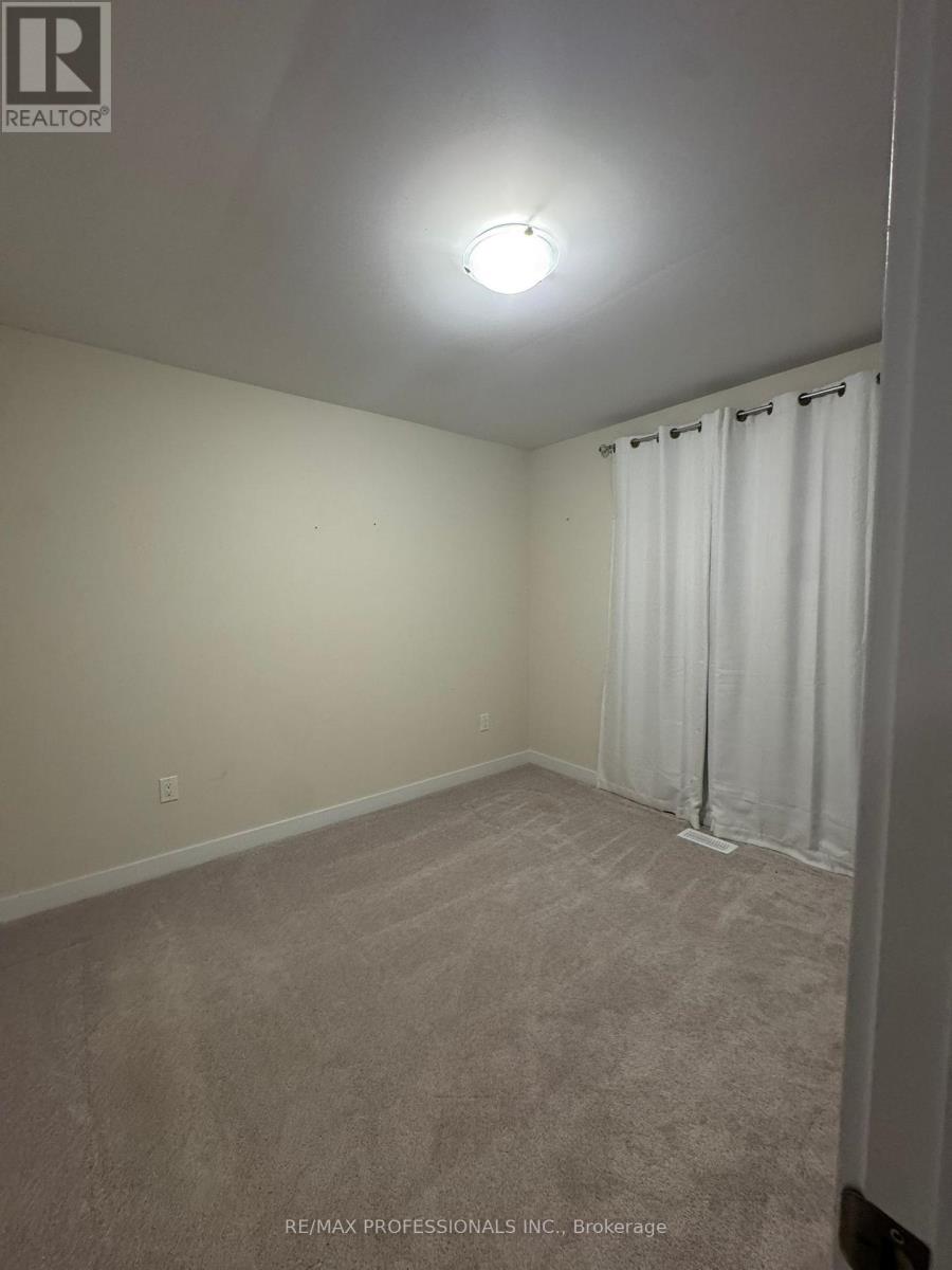 16 Stern Drive, Welland, Ontario  L3B 0M3 - Photo 31 - X12486152