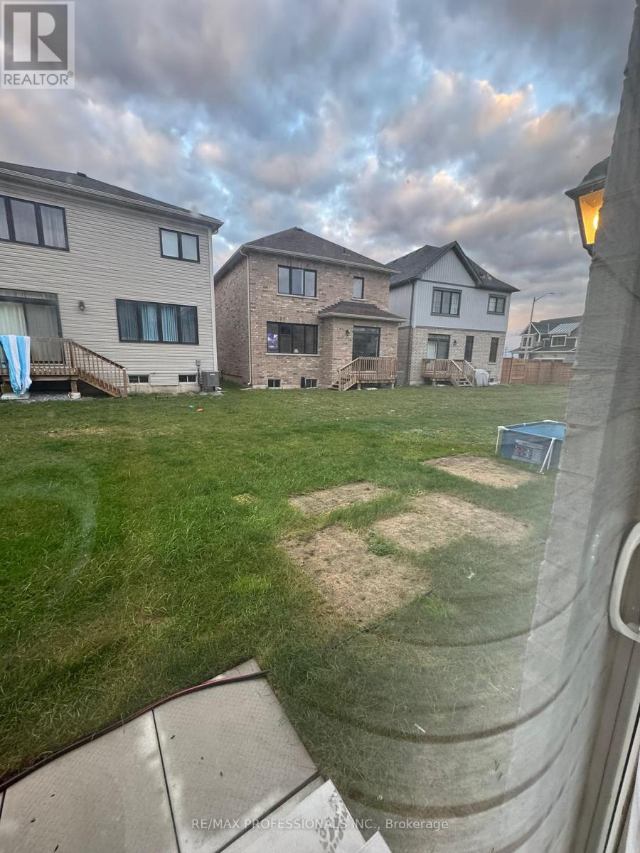 16 Stern Drive, Welland, Ontario  L3B 0M3 - Photo 35 - X12486152