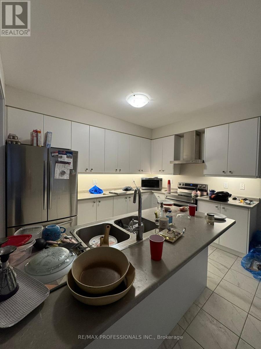 16 Stern Drive, Welland, Ontario  L3B 0M3 - Photo 6 - X12486152