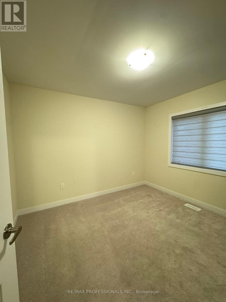 16 Stern Drive, Welland, Ontario  L3B 0M3 - Photo 7 - X12486152