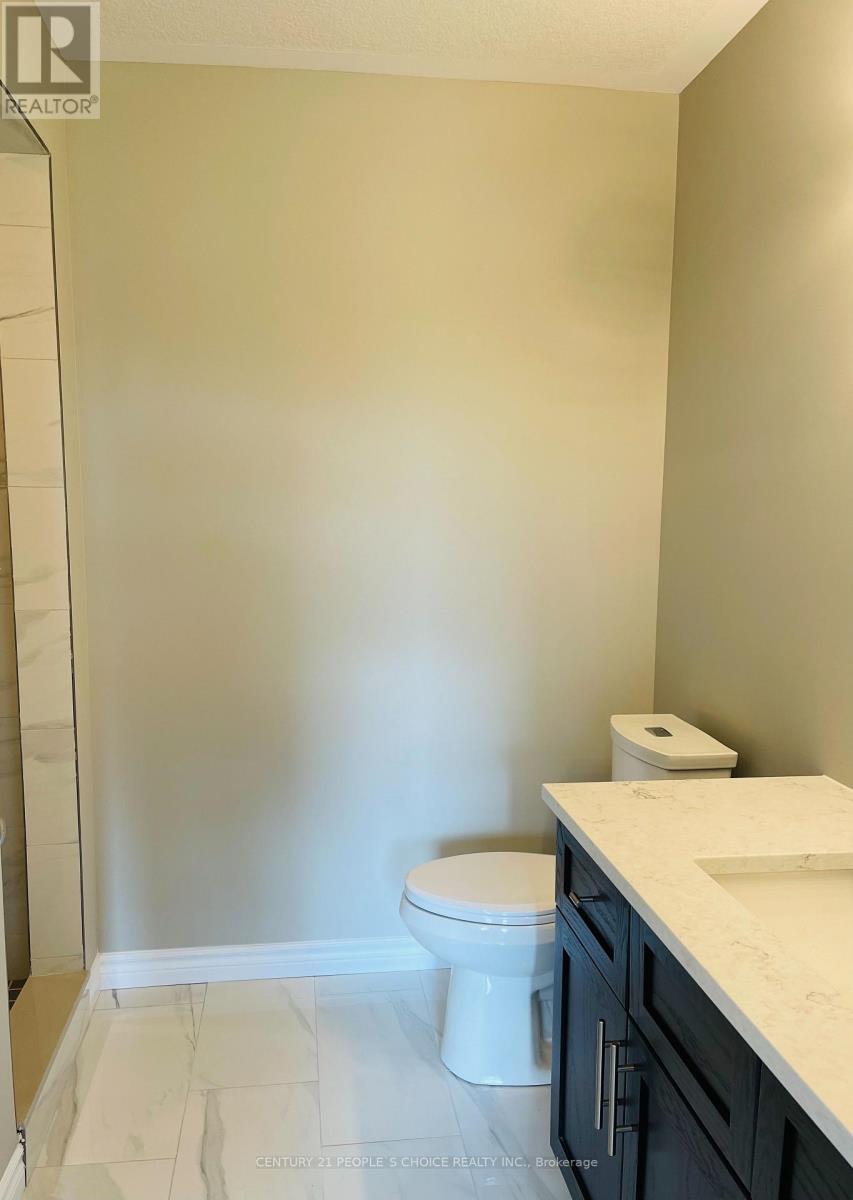 26 Oat Lane, Kitchener, Ontario  N2R 0T1 - Photo 11 - X12486153