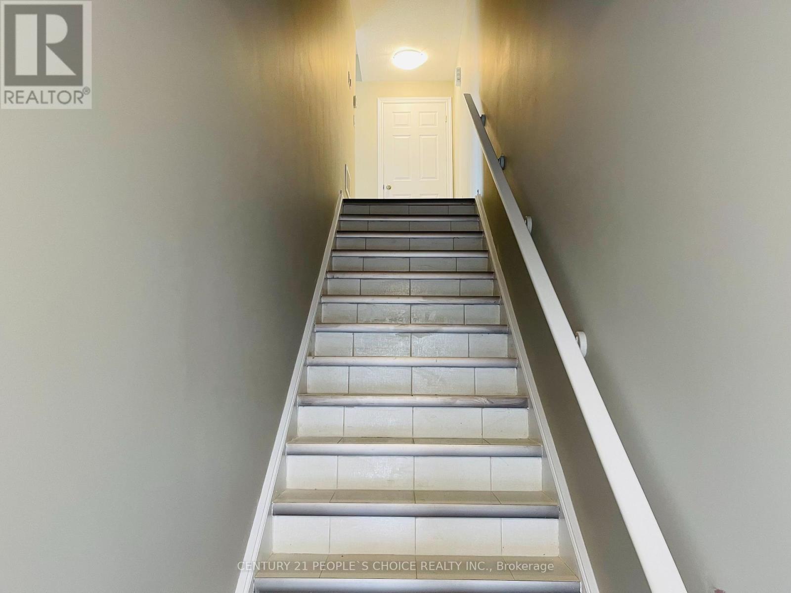 26 Oat Lane, Kitchener, Ontario  N2R 0T1 - Photo 2 - X12486153