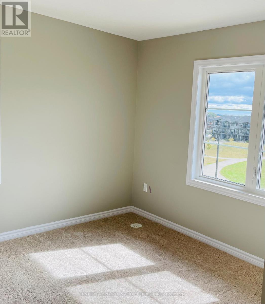 26 Oat Lane, Kitchener, Ontario  N2R 0T1 - Photo 4 - X12486153