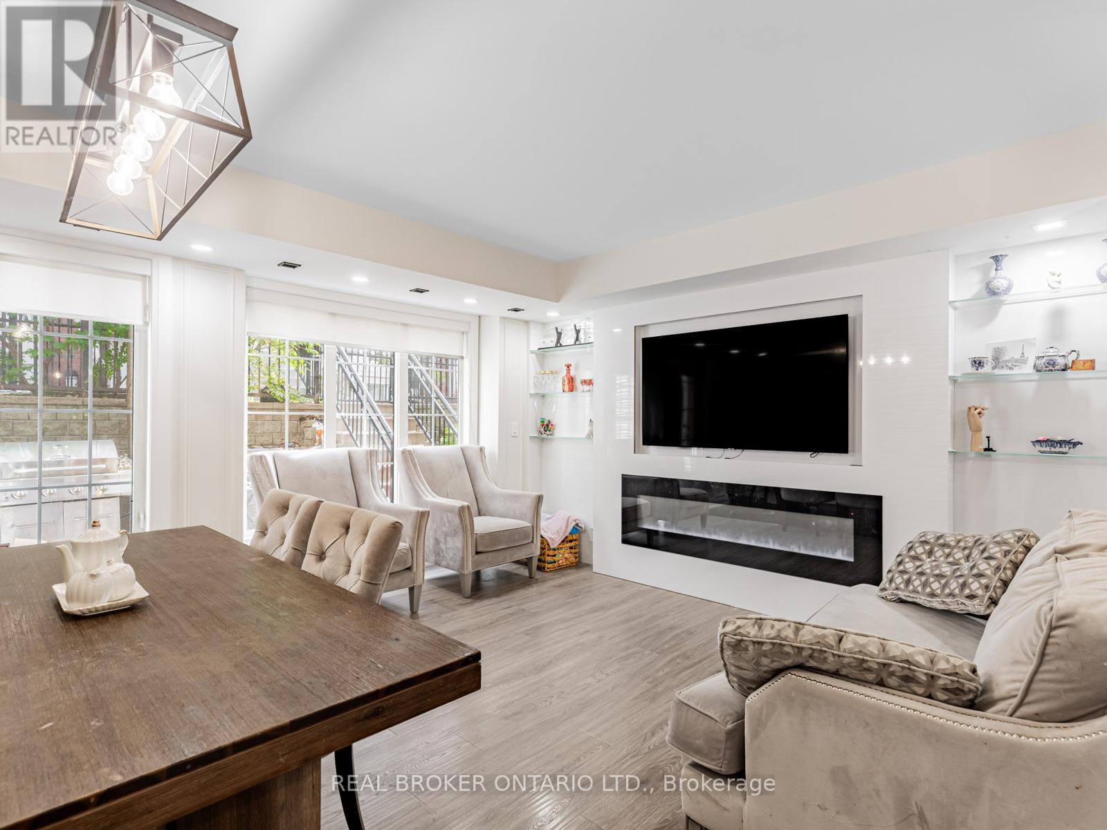 822 - 5 Everson Drive, Toronto, Ontario  M2N 7C3 - Photo 4 - C12486186