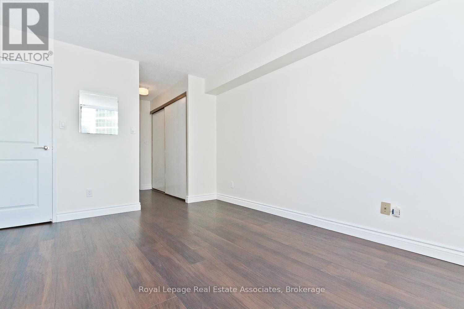 1923 - 633 Bay Street, Toronto, Ontario  M5G 2G4 - Photo 14 - C12486195