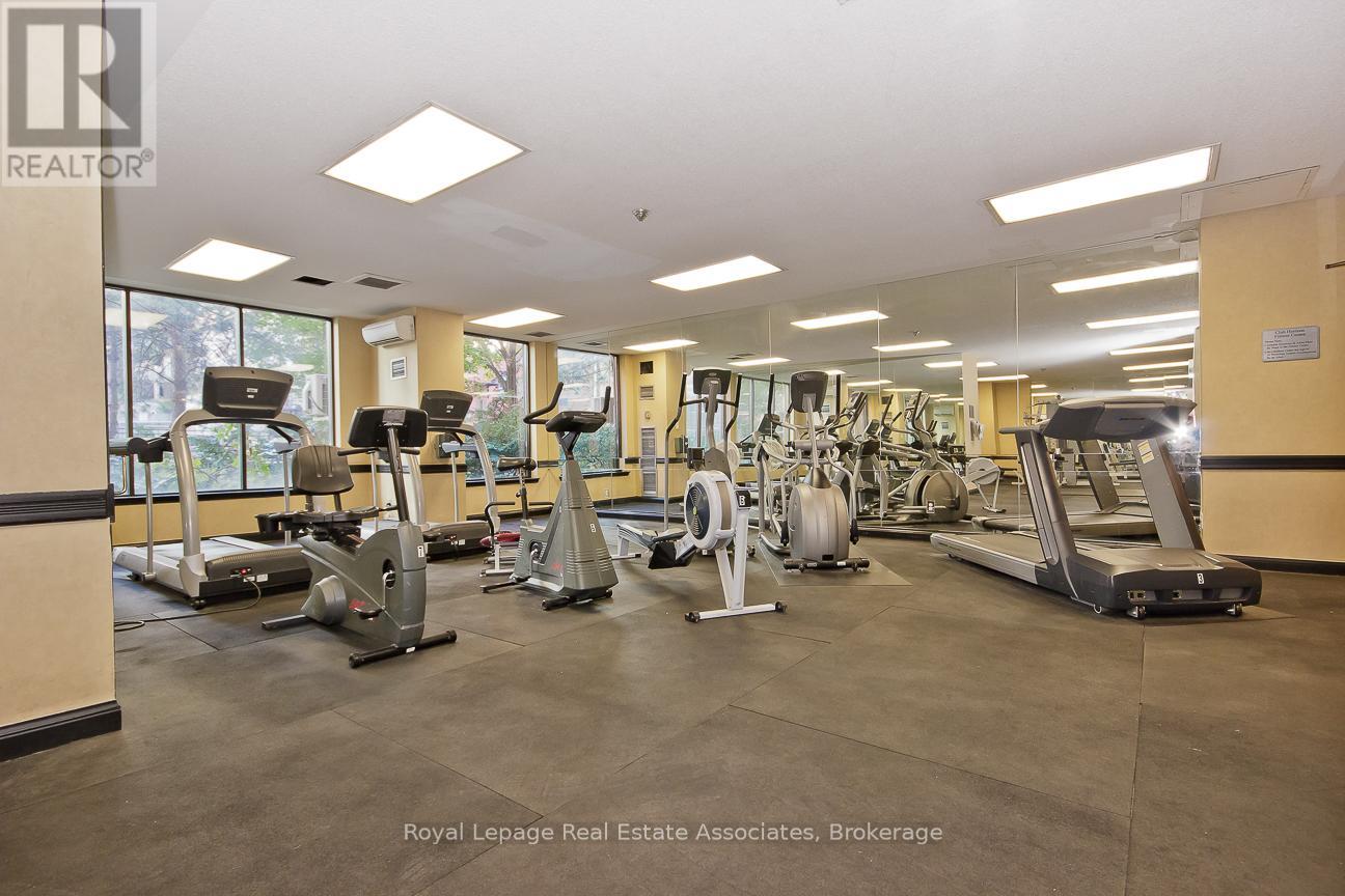 1923 - 633 Bay Street, Toronto, Ontario  M5G 2G4 - Photo 24 - C12486195