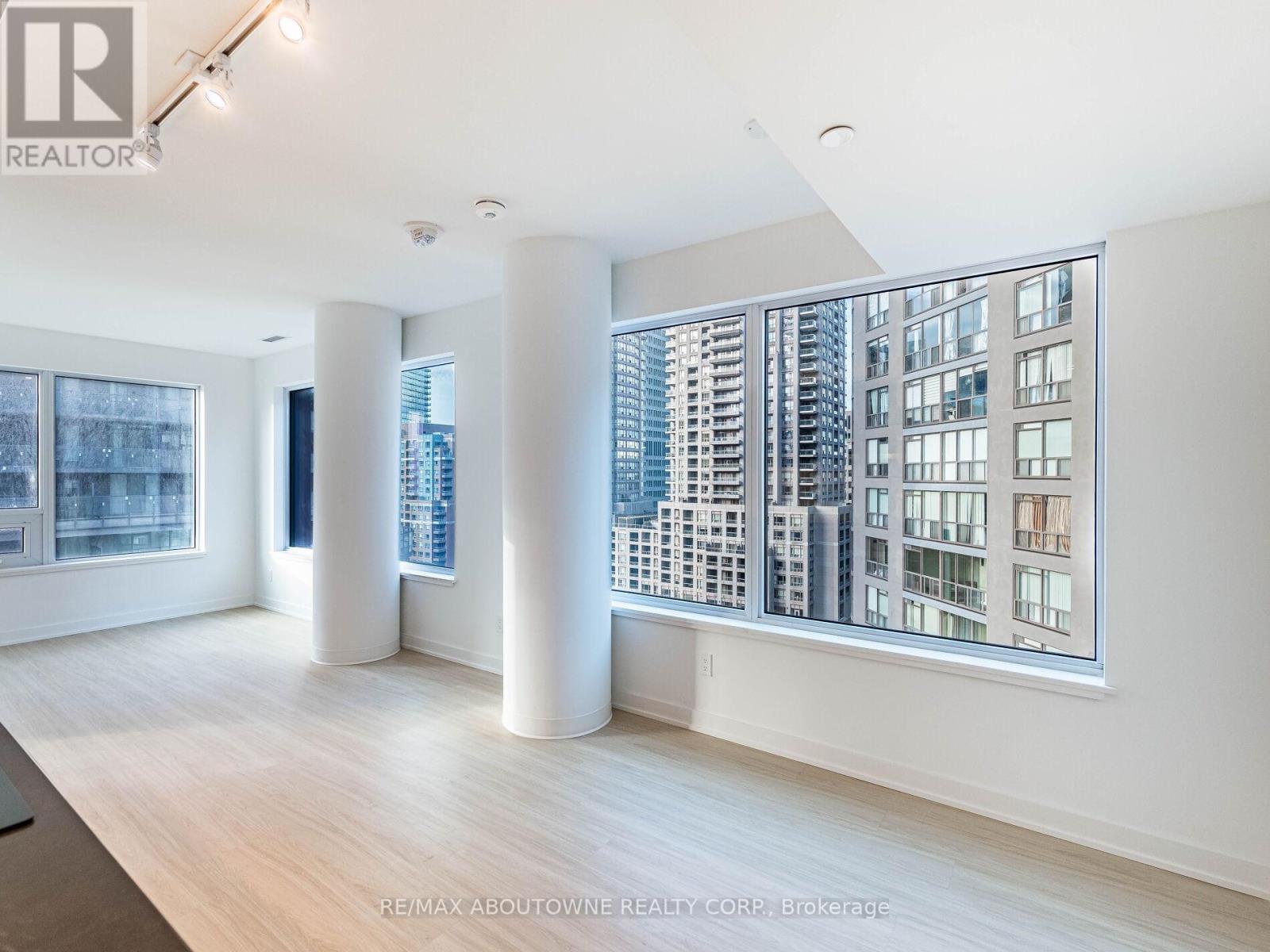 1116 - 8 Wellesley Street, Toronto, Ontario  M4Y 0J5 - Photo 12 - C12486232