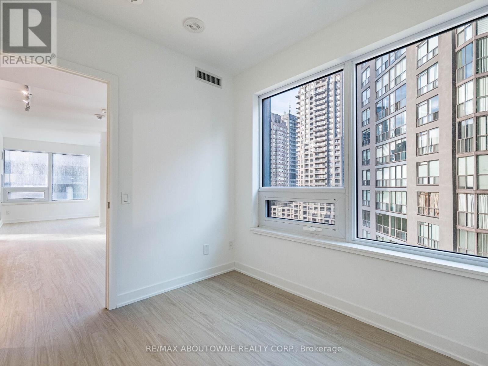 1116 - 8 Wellesley Street, Toronto, Ontario  M4Y 0J5 - Photo 31 - C12486232