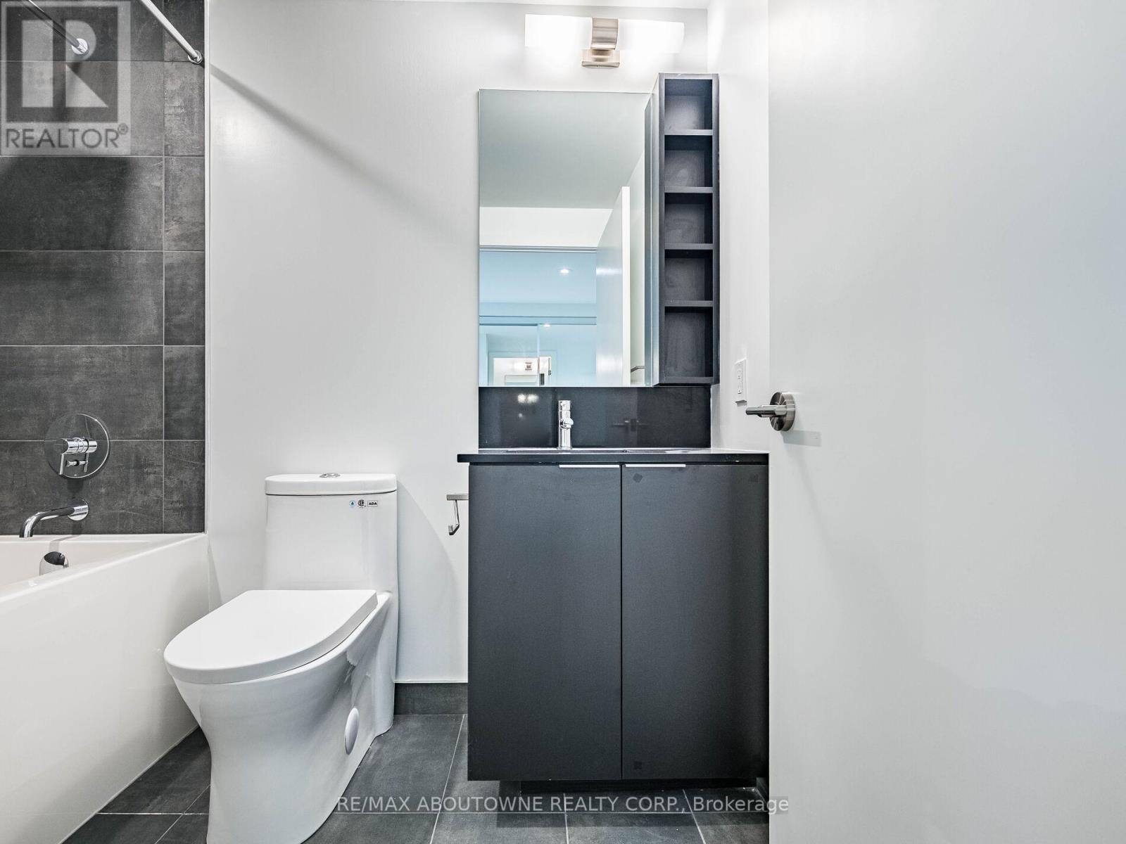 1116 - 8 Wellesley Street, Toronto, Ontario  M4Y 0J5 - Photo 32 - C12486232