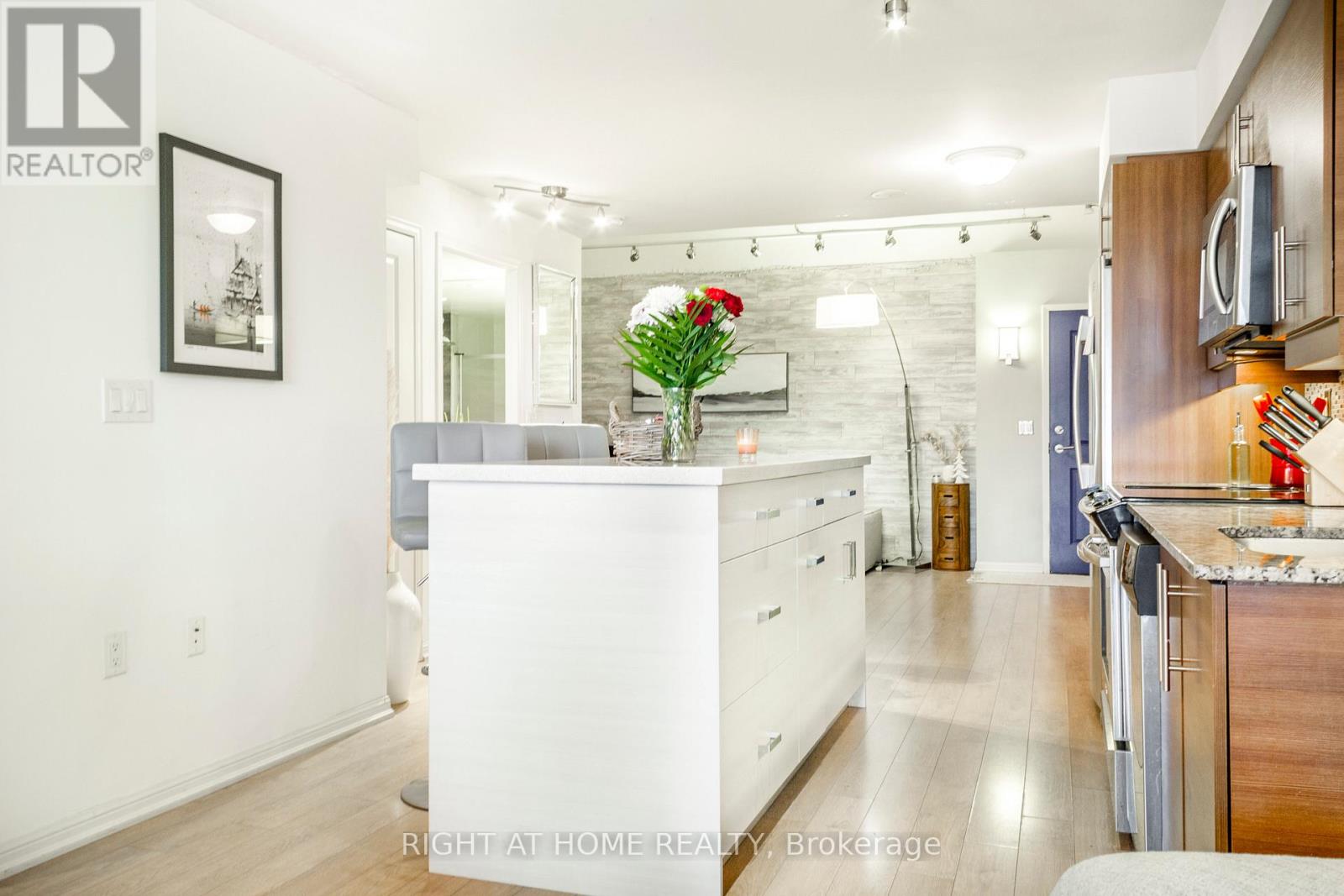 214 - 125 Western Battery Road W, Toronto, Ontario  M6K 3R8 - Photo 11 - C12486274