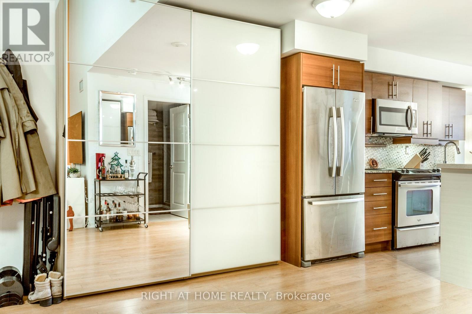 214 - 125 Western Battery Road W, Toronto, Ontario  M6K 3R8 - Photo 6 - C12486274