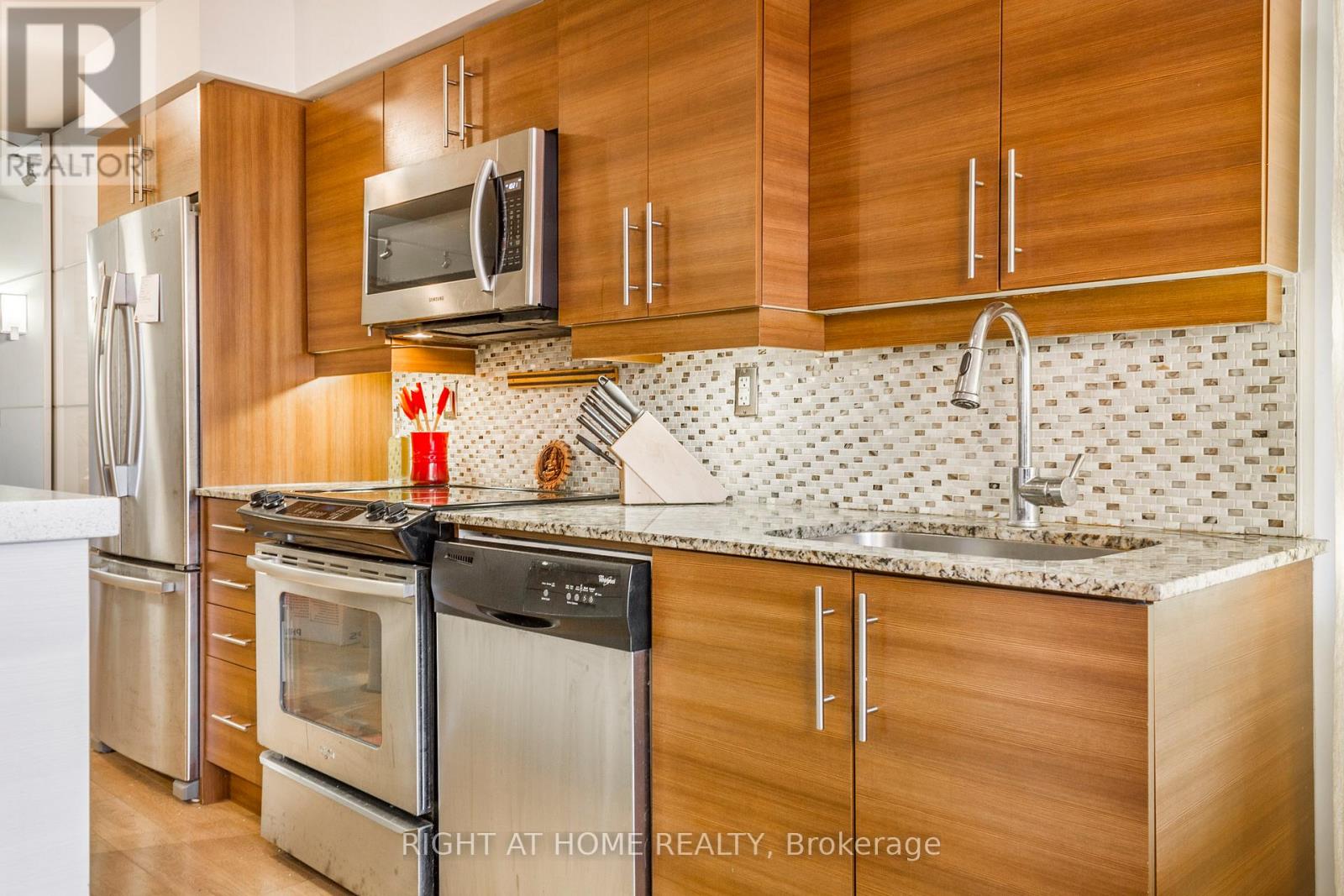 214 - 125 Western Battery Road W, Toronto, Ontario  M6K 3R8 - Photo 8 - C12486274