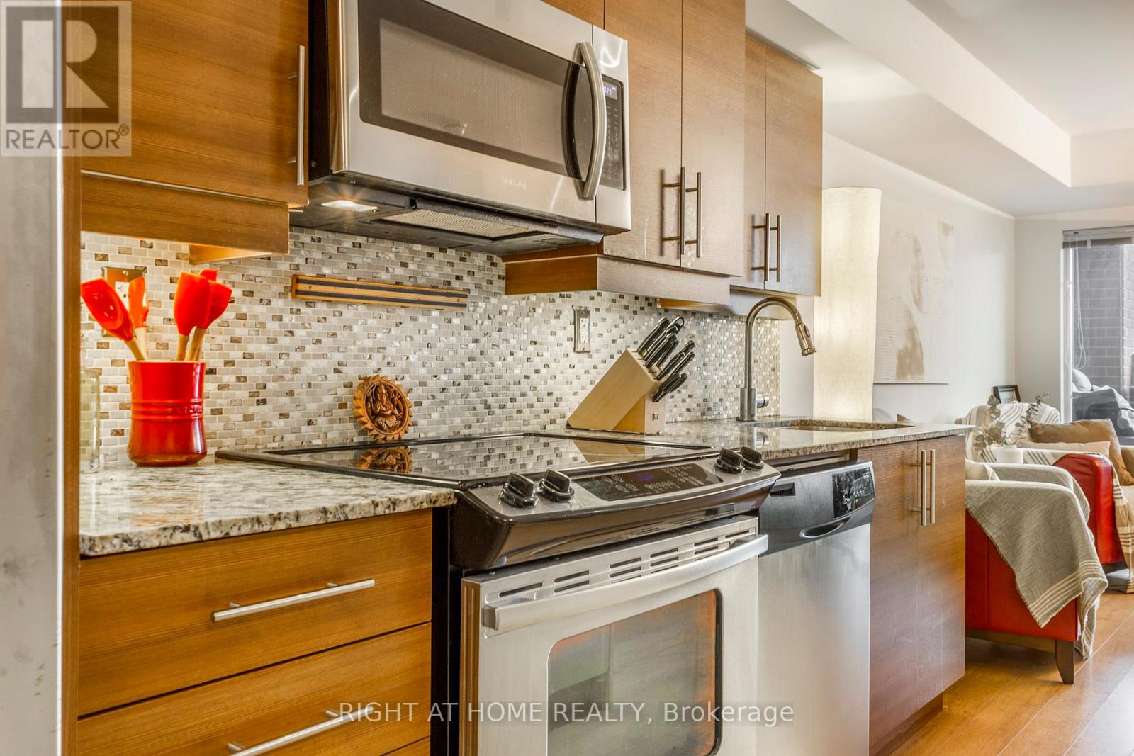 214 - 125 Western Battery Road W, Toronto, Ontario  M6K 3R8 - Photo 9 - C12486274