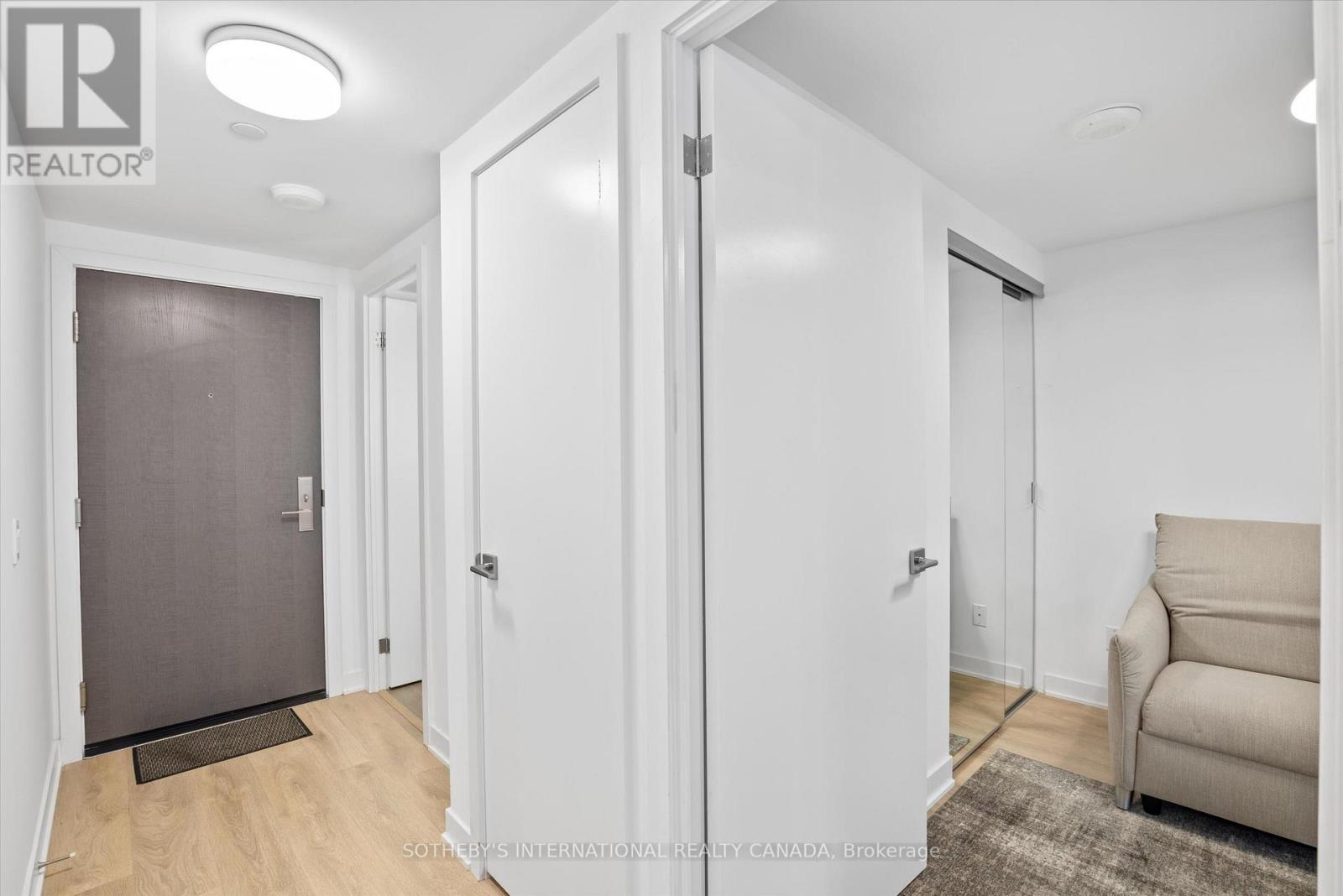 604 - 188 Cumberland Street, Toronto, Ontario  M5R 0B6 - Photo 4 - C12486276