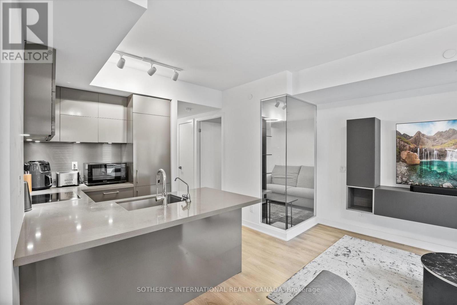 604 - 188 Cumberland Street, Toronto, Ontario  M5R 0B6 - Photo 8 - C12486276