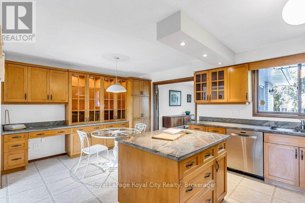 40 Keats Crescent, Guelph, Ontario  N1G 3B2 - Photo 11 - X12486016