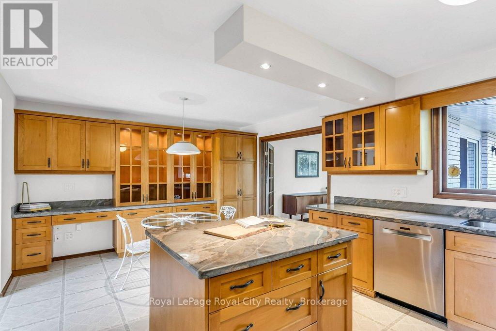 40 Keats Crescent, Guelph, Ontario  N1G 3B2 - Photo 13 - X12486016