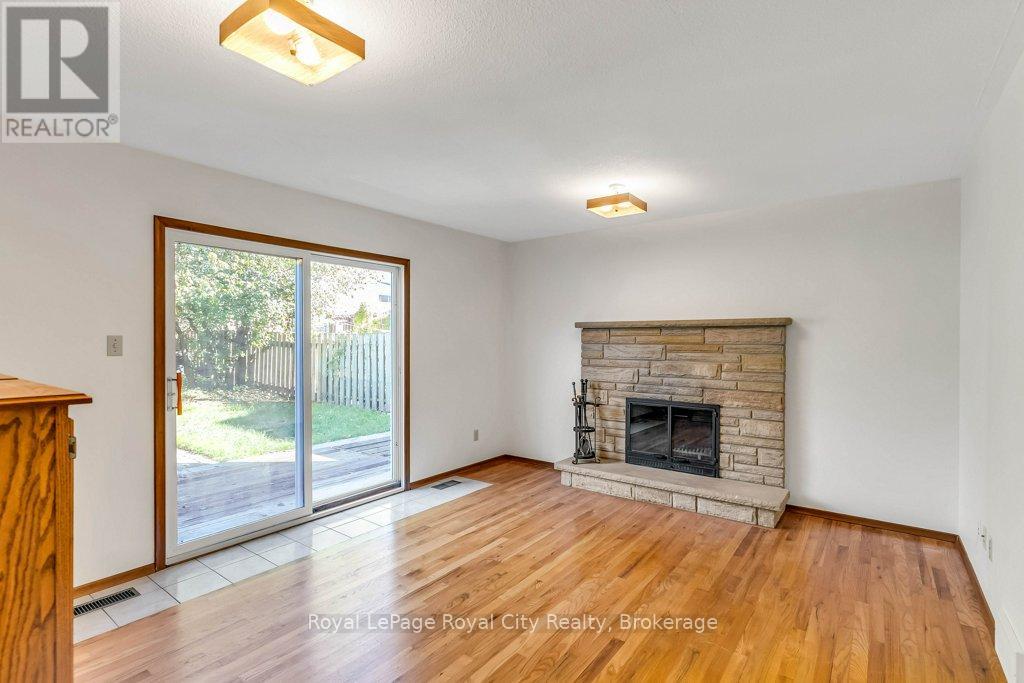 40 Keats Crescent, Guelph, Ontario  N1G 3B2 - Photo 21 - X12486016