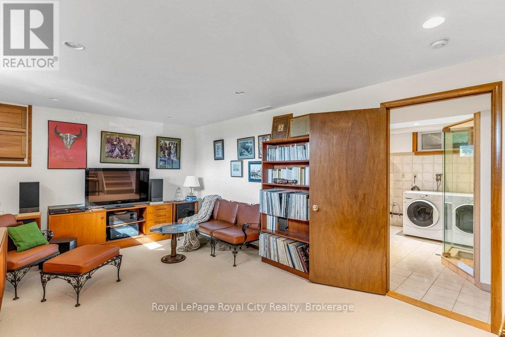 40 Keats Crescent, Guelph, Ontario  N1G 3B2 - Photo 18 - X12486016