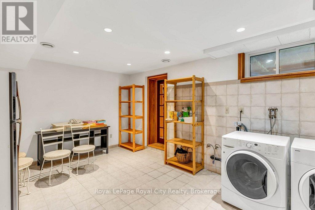 40 Keats Crescent, Guelph, Ontario  N1G 3B2 - Photo 28 - X12486016