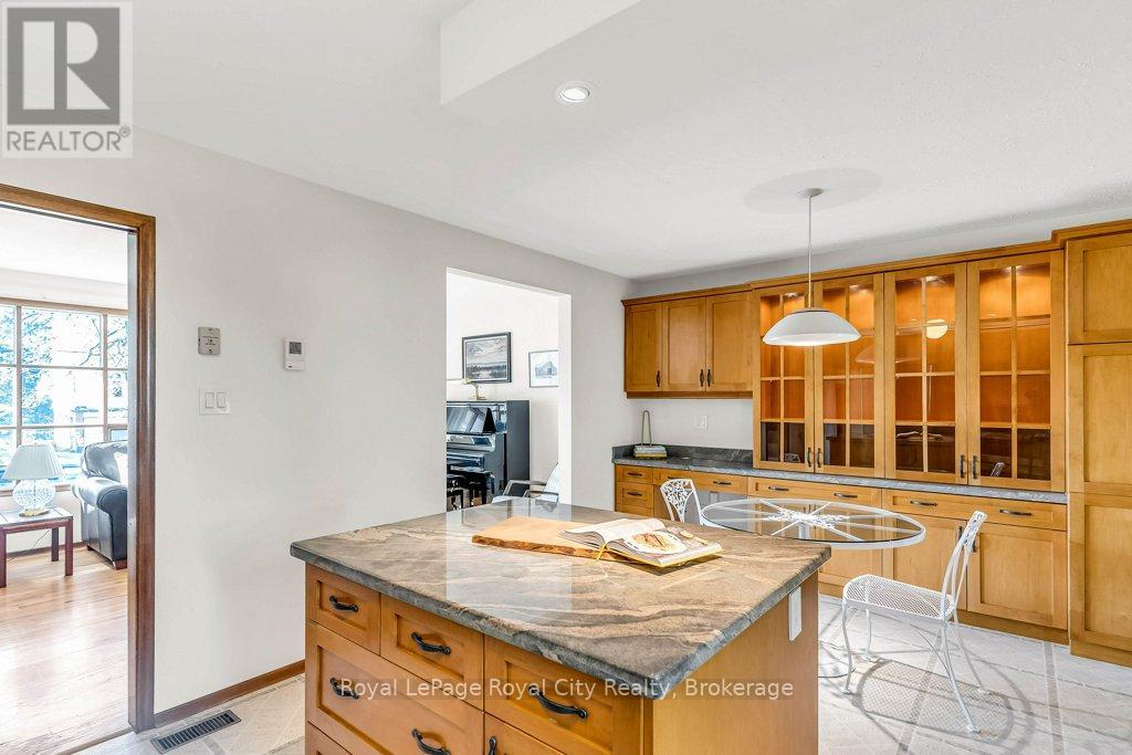 40 Keats Crescent, Guelph, Ontario  N1G 3B2 - Photo 14 - X12486016