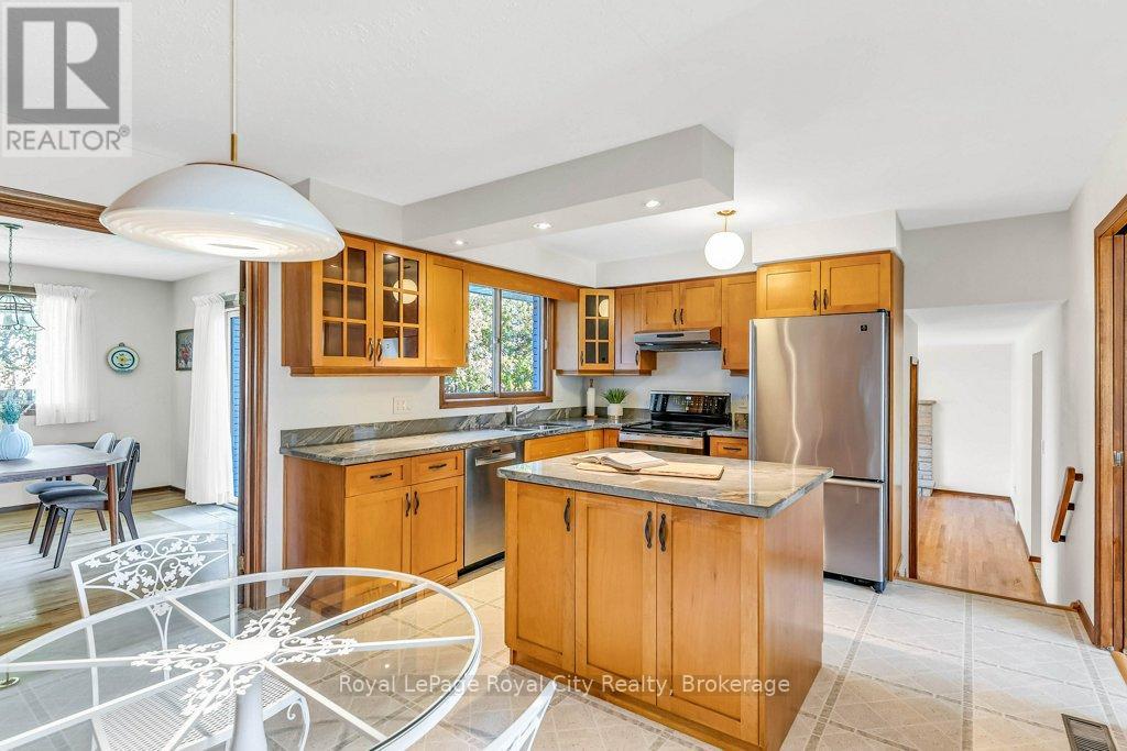 40 Keats Crescent, Guelph, Ontario  N1G 3B2 - Photo 17 - X12486016