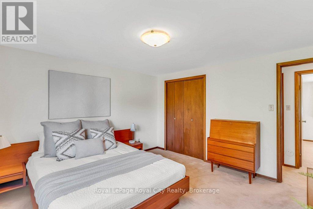 40 Keats Crescent, Guelph, Ontario  N1G 3B2 - Photo 36 - X12486016