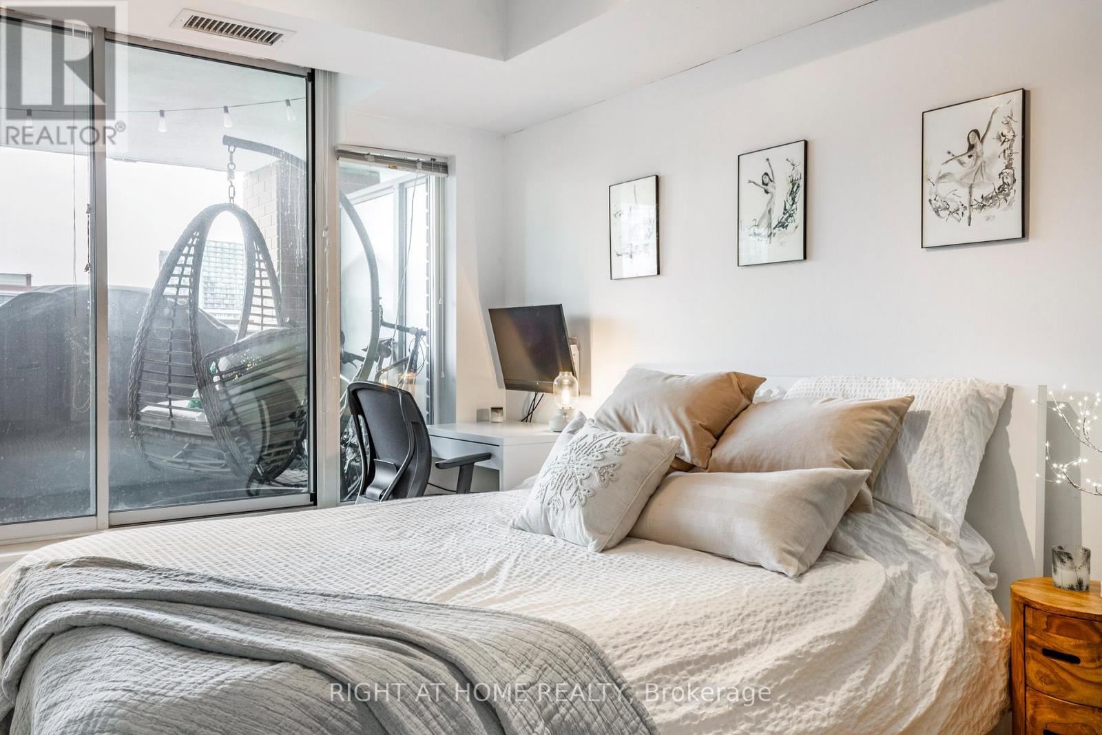 214 - 125 Western Battery Road W, Toronto, Ontario  M6K 3R8 - Photo 17 - C12486274