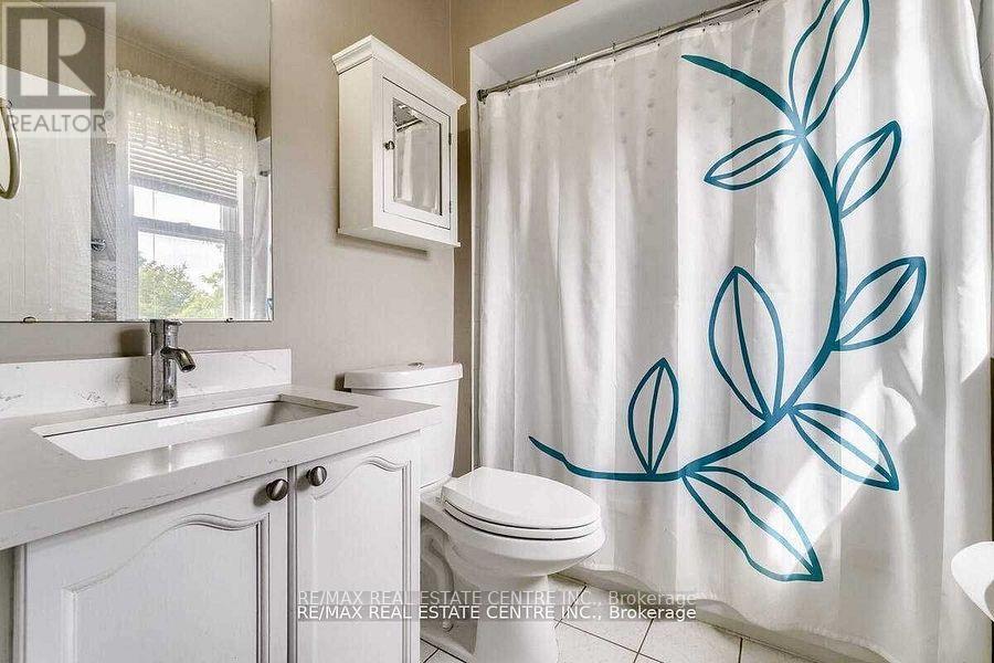 18 Galbraith Court, Clarington, Ontario  L1C 4P5 - Photo 9 - E12486200