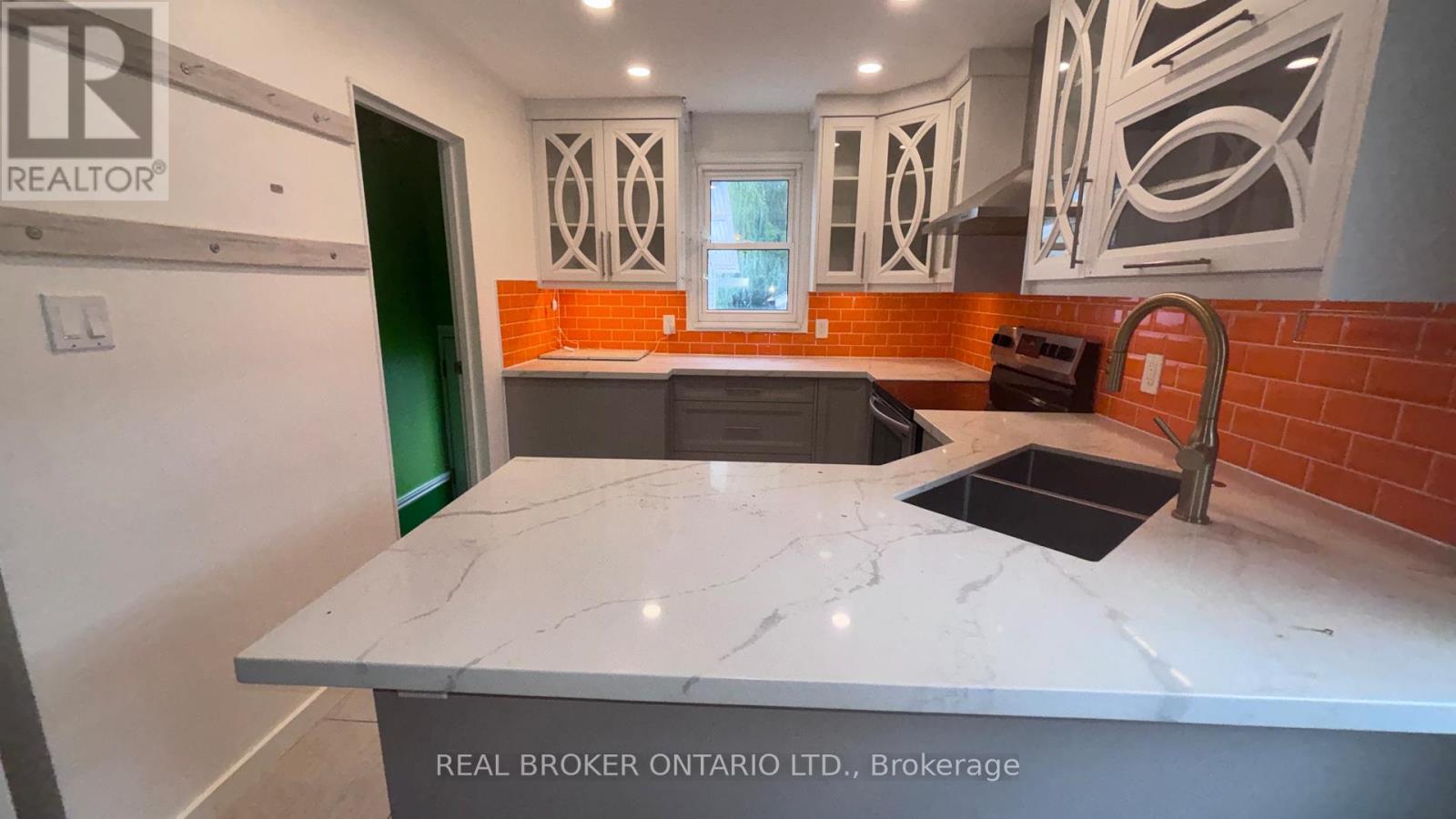 Main - 75 Vanbrugh Avenue, Toronto, Ontario  M1N 3T1 - Photo 4 - E12486209