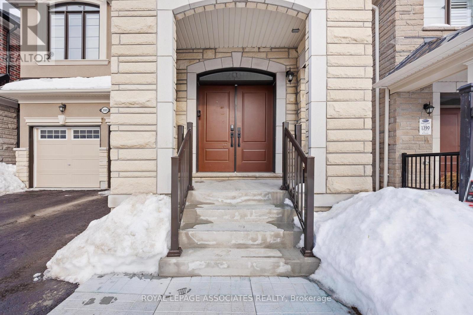 3089 Paperbirch Trail, Pickering, Ontario  L1X 0N9 - Photo 3 - E12486219