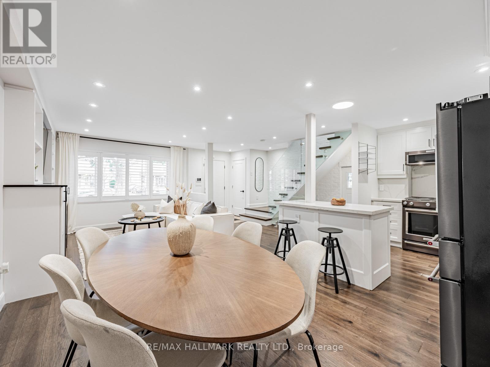 12 Leagrove Crescent, Toronto, Ontario  M1L 3S6 - Photo 11 - E12486273