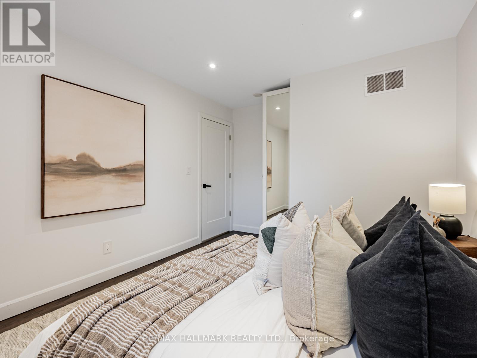 12 Leagrove Crescent, Toronto, Ontario  M1L 3S6 - Photo 20 - E12486273