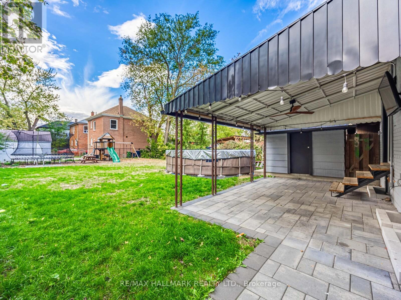 12 Leagrove Crescent, Toronto, Ontario  M1L 3S6 - Photo 29 - E12486273