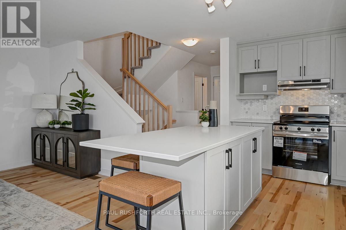 221 Peacock Drive, Russell, Ontario  K4R 0A1 - Photo 13 - X12465417