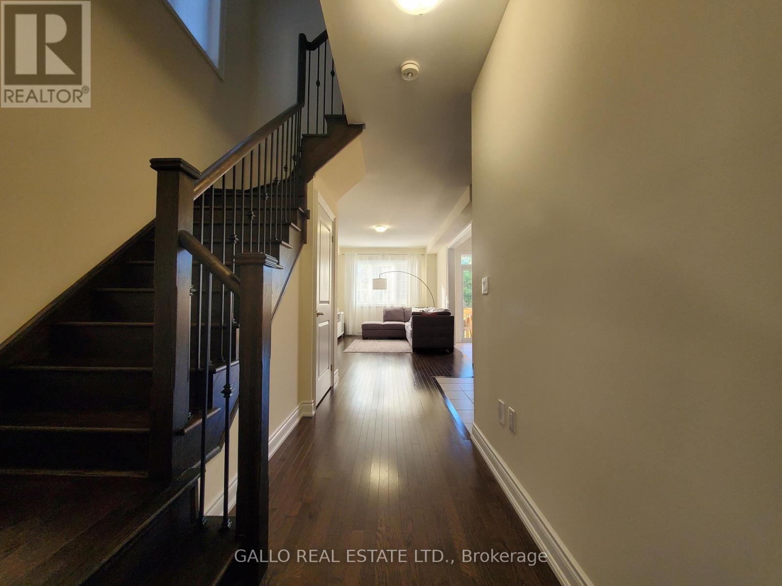 124 Countryman Road, East Gwillimbury, Ontario  L9N 0N8 - Photo 4 - N12415535