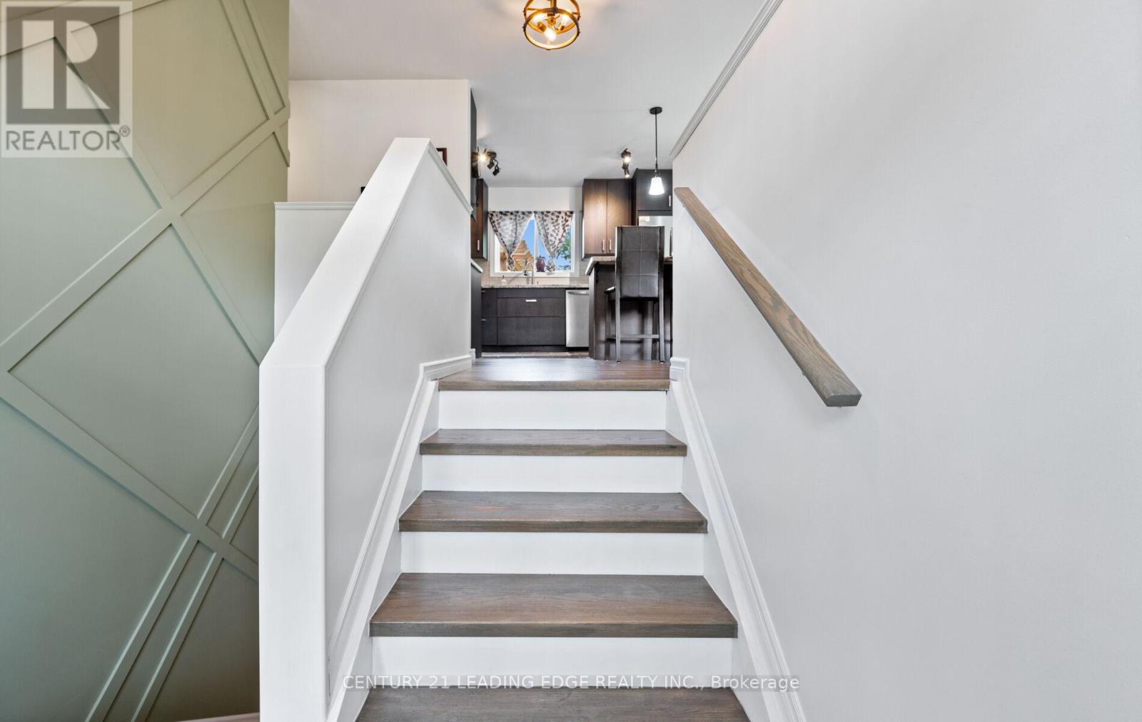 46 William Street, New Tecumseth, Ontario  L9R 1M7 - Photo 5 - N12486202