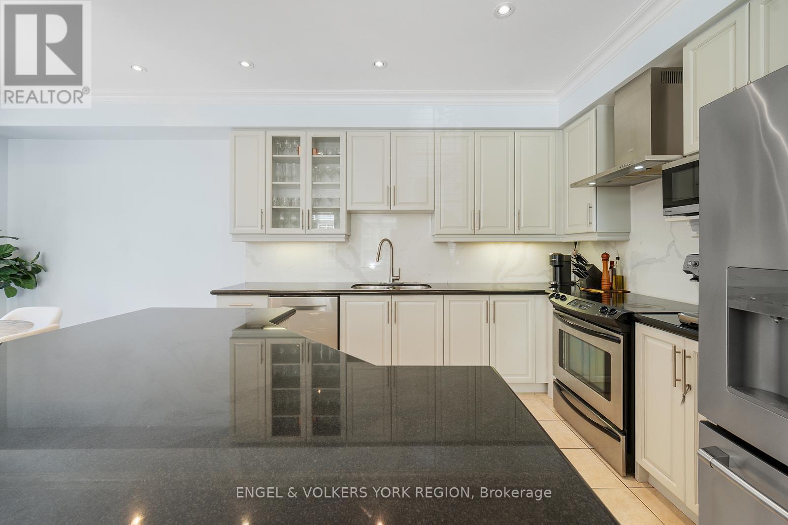 2 Fiorentina Avenue, Vaughan, Ontario  L4H 0P2 - Photo 18 - N12486230