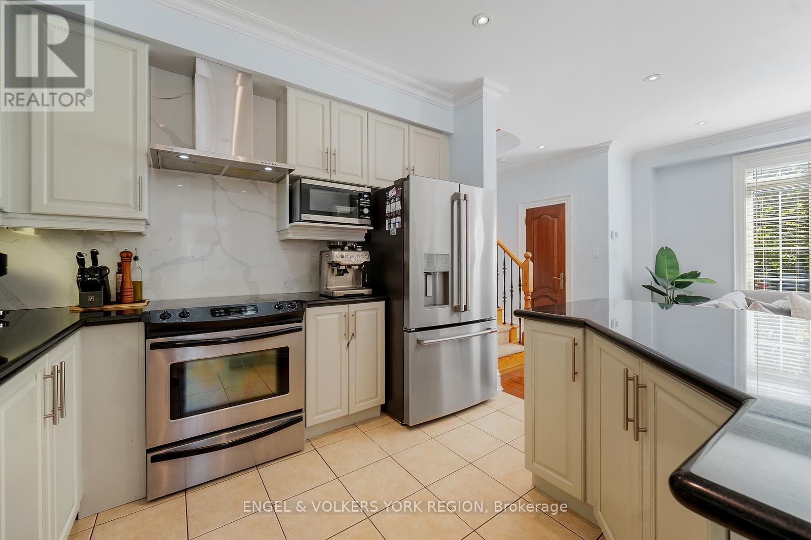 2 Fiorentina Avenue, Vaughan, Ontario  L4H 0P2 - Photo 19 - N12486230