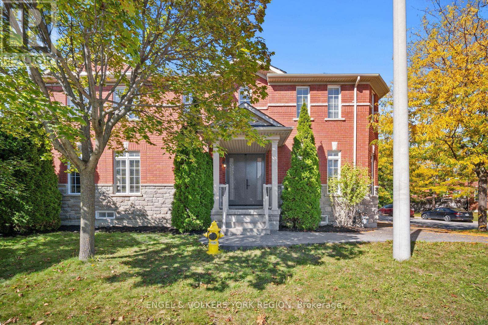 2 Fiorentina Avenue, Vaughan, Ontario  L4H 0P2 - Photo 4 - N12486230