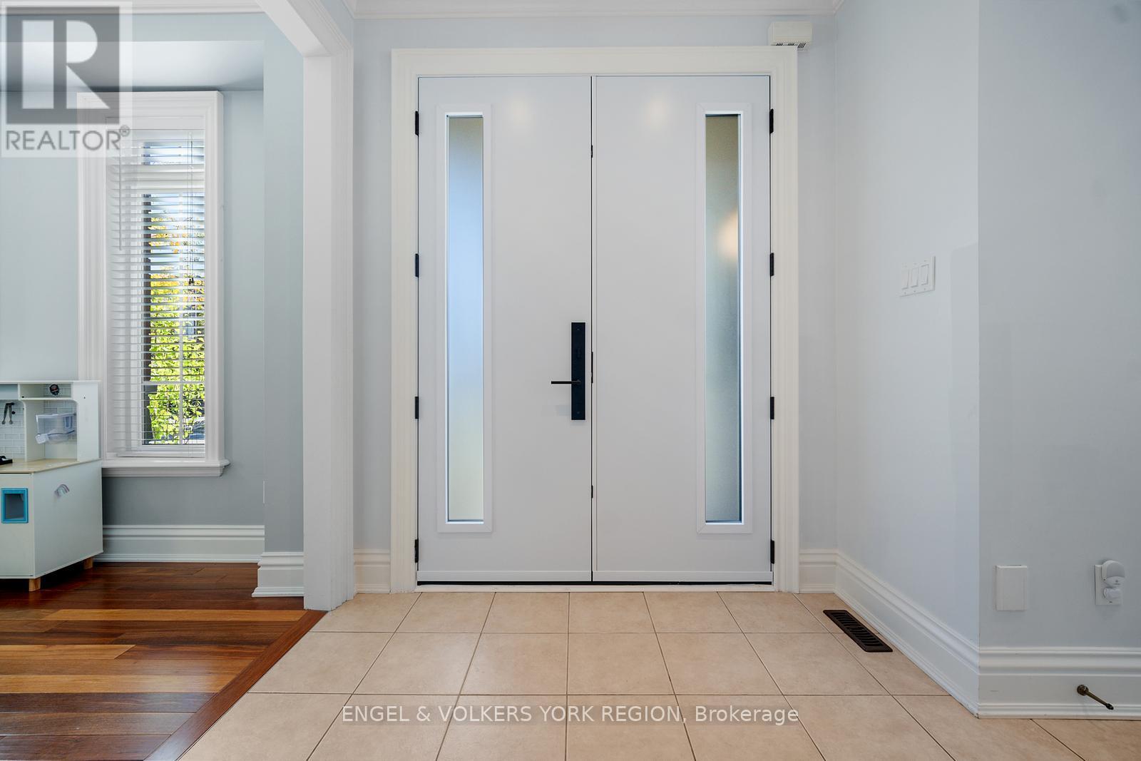 2 Fiorentina Avenue, Vaughan, Ontario  L4H 0P2 - Photo 6 - N12486230